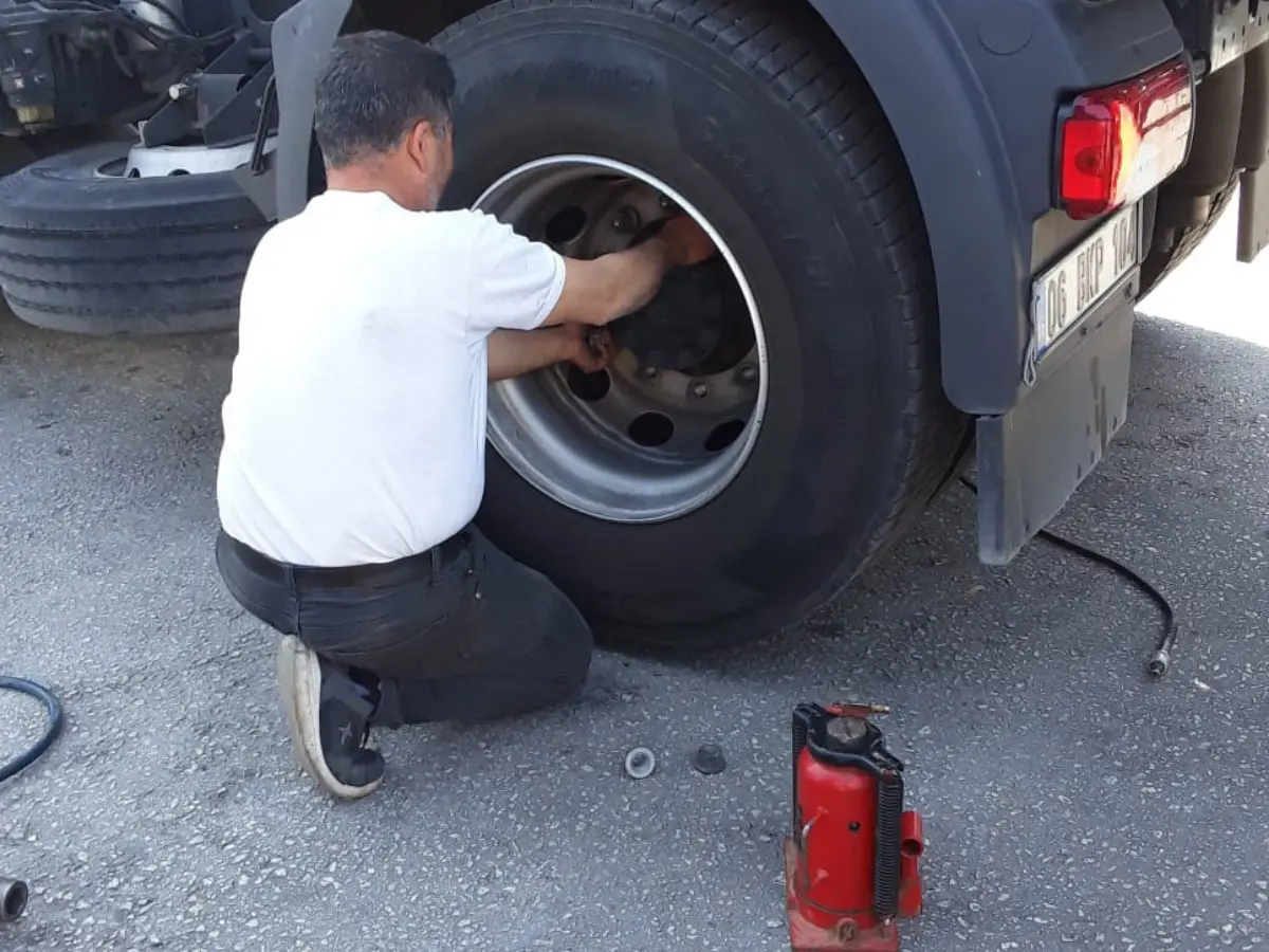 Ataşehir Oto Lastikçi